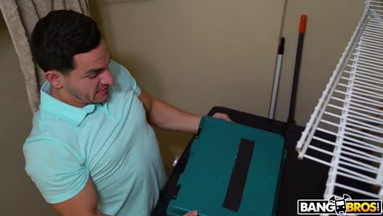 Грудастая Rose Monroe хочет развратного секса