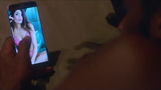 Celina Cross позарилась на большой член негра у бассейна